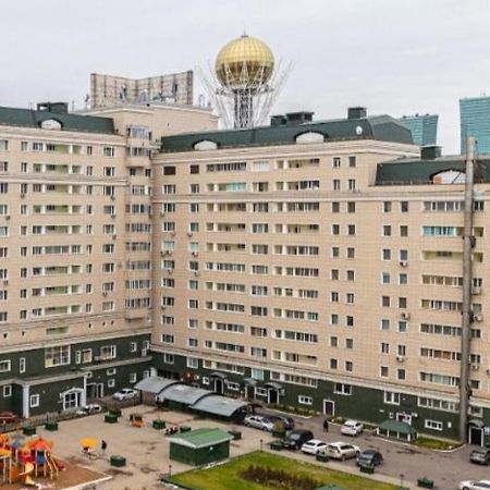 25 Вид На Байтерек Для 1-4 Человек С Кроватью И Раскладным Диваном อัสตานา ภายนอก รูปภาพ